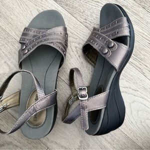 Hush Puppies sandals size 7